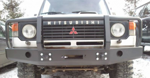 F4X4 - VOORBUMPER MITSUBISHI PAJERO I 82-91