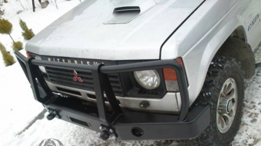 F4X4 - VOORBUMPER MITSUBISHI PAJERO I 82-91